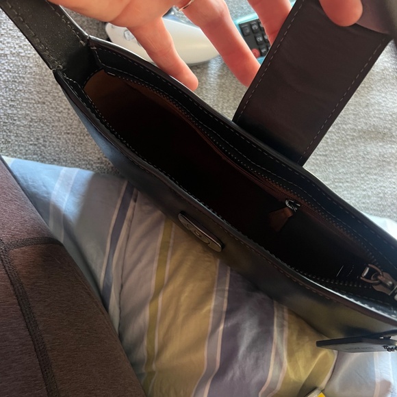 Eliza Shoulder Bag With Zipper Closure - Picture 7 of 7